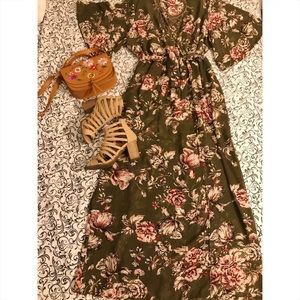 OLIVE FLORAL DRESS WITH BELL SLEEVE💚🌻